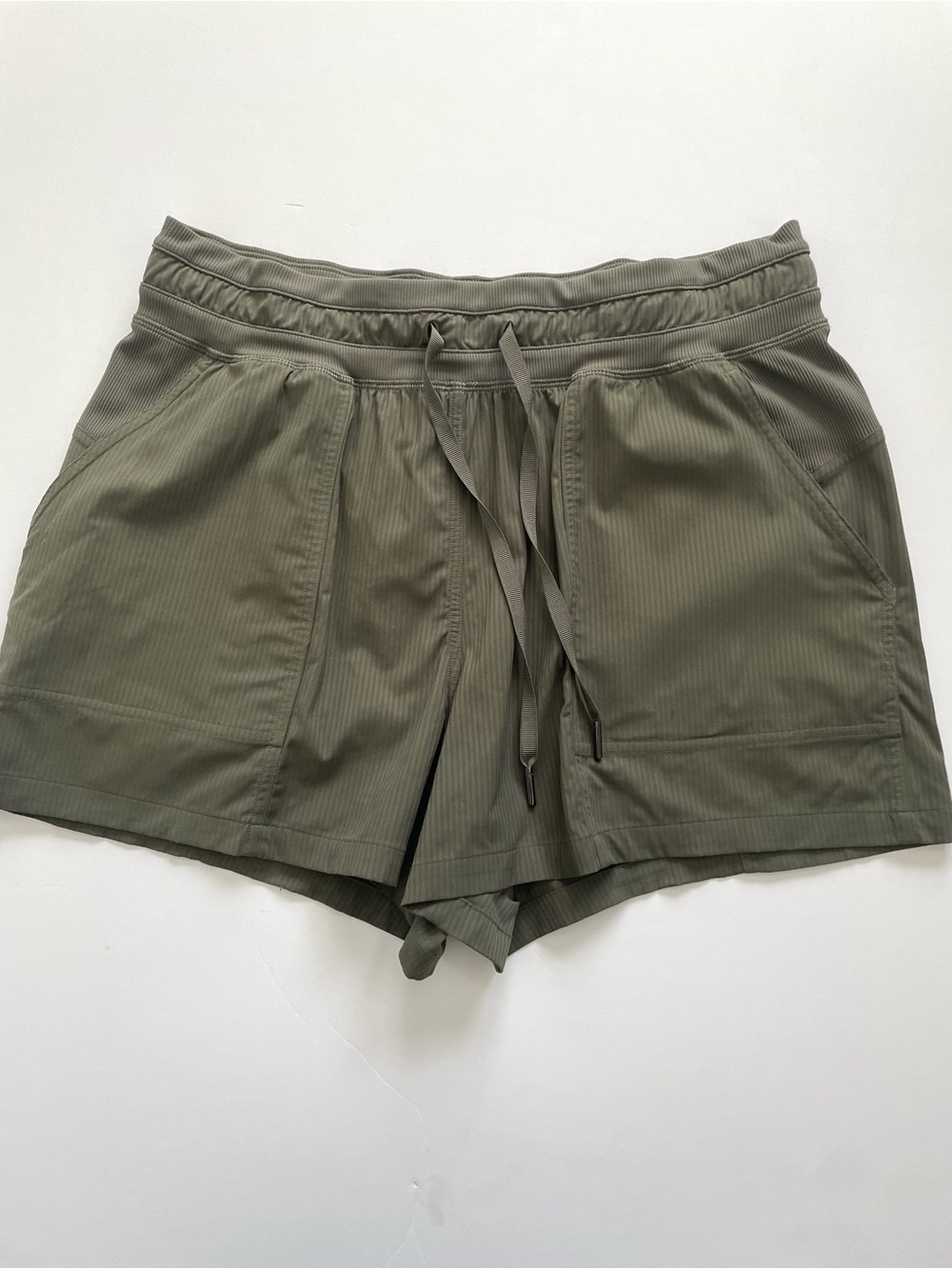 lululemon athletica Like New Olive Green Ribbed Drawstring Athletic Shorts